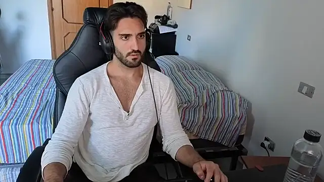 XXX chat uživo modela Al3xox02