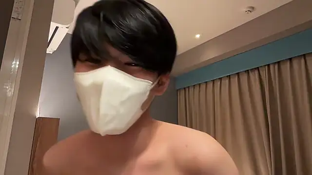 Pertunjukan Kamera Web Lio_kun