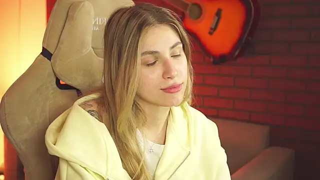 EllieCutes Adlı Modelin Canlı XXX Sohbeti