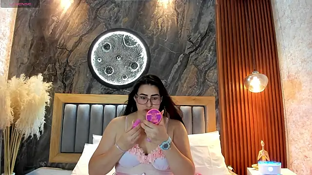 BellaPeers_ লাইভ XXX চ্যাট