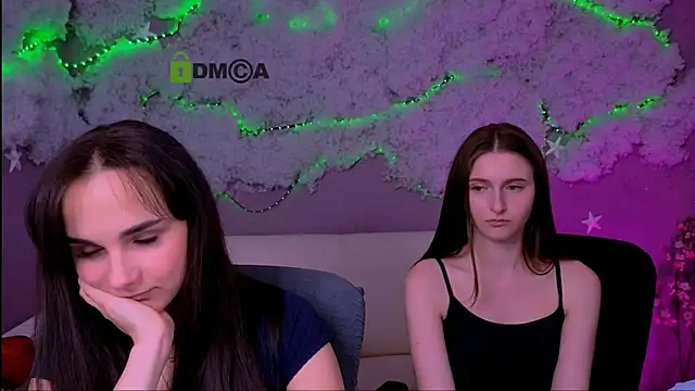 nekky_mouse élő XXX-chatje