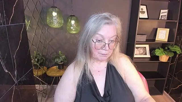 NataliMellow Adlı Modelin Canlı XXX Sohbeti