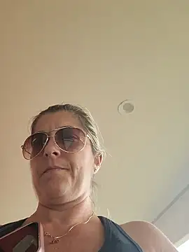 Chat +18 de NikkiBlisss ao vivo