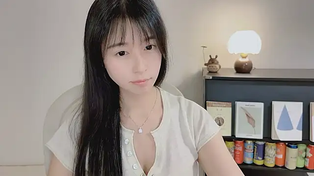 Onechestnut's Live XXX Chat
