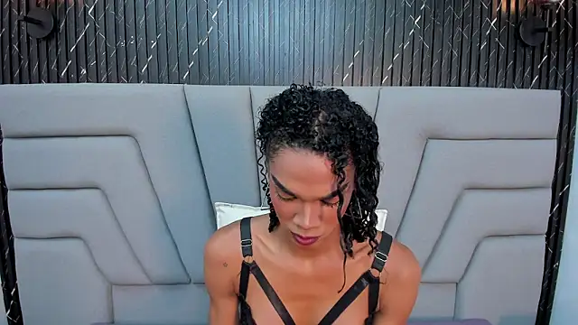 NaomiSteward Show in webcam