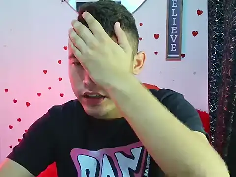 Show modela sven_fox723 na web-kameri