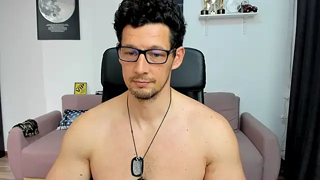 BrutusK08 Webcam show