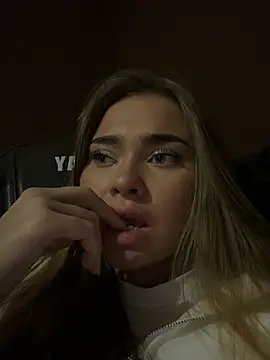 Chat +18 de MonicaWestt ao vivo
