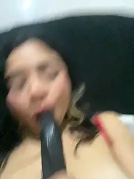 mysteriousgirl20 élő XXX-chatje