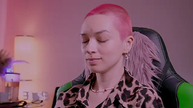 YourDarlingVivian's Live XXX Chat