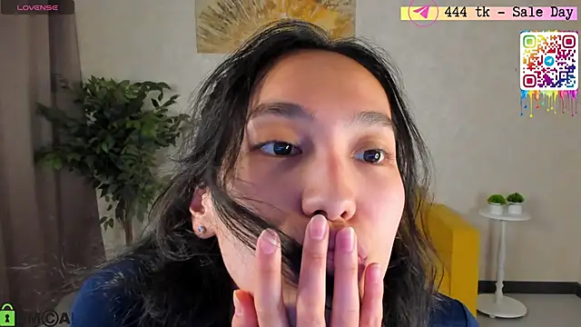 FlirtyAura – Live XXX-chat
