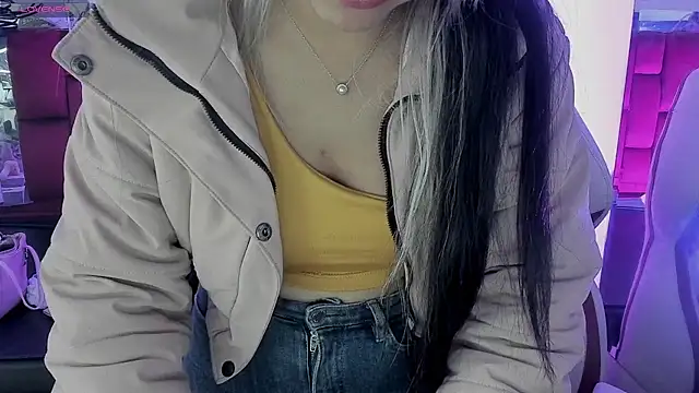 Dahiana_Dmour_'s Live XXX Chat