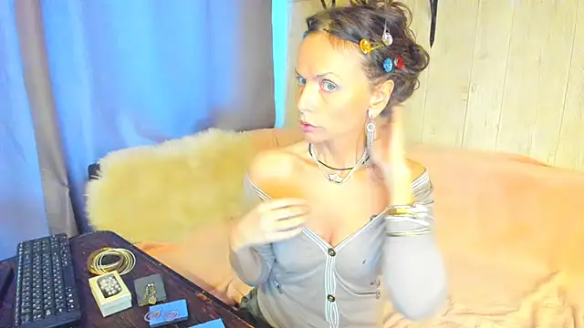 Chat +18 de Elizabe_th ao vivo