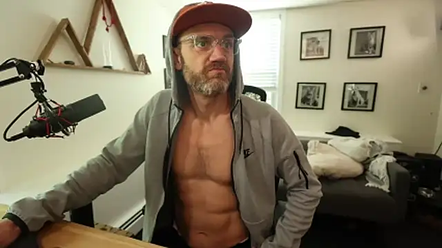 BradBronton 现场XXX聊天
