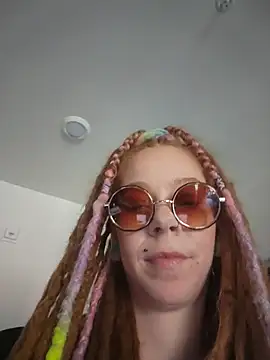 LucidLucy Pertunjukan Webcam