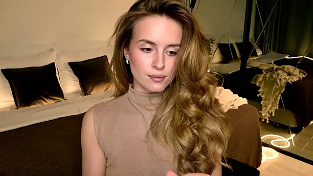RozzitaBedberry's Live XXX Chat