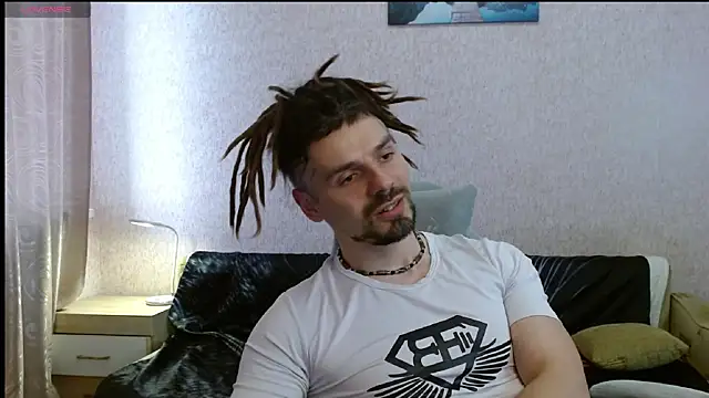 Show modela Aestheticguy101 na web-kameri