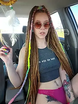 LucidLucy Show in webcam