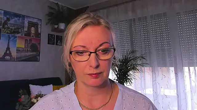 vanessa_chat Adlı Modelin Canlı XXX Sohbeti