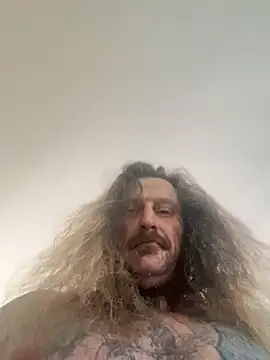 FitChief65: διαδικτυακό σόου στην κάμερα