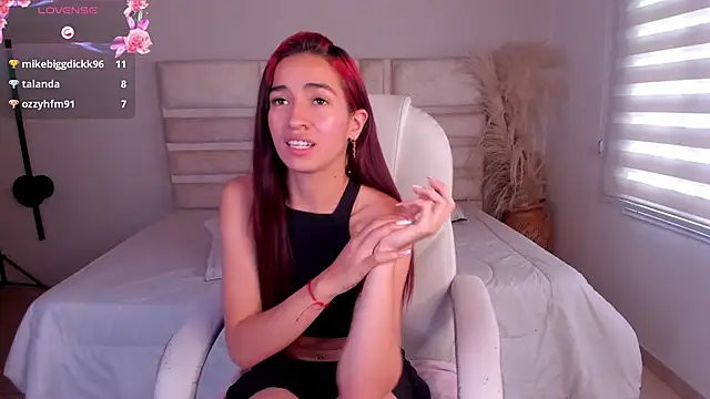 Онлайн чат XXX ella__olmos