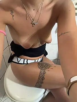 Lorella345 live XXX chat