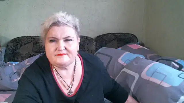 Lana555 Adlı Modelin Canlı XXX Sohbeti