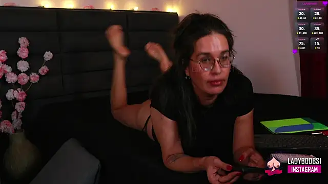 kathieandpovcock1 Live XXX Chat