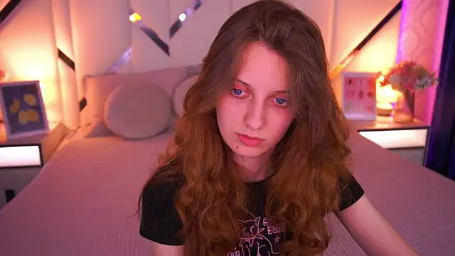 دردشة CuteeFoxy الجنسية المباشرة