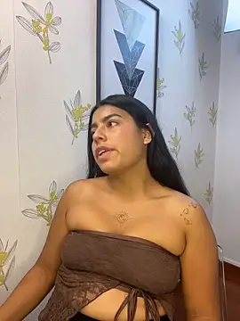 Laia_white Chat XXX in diretta