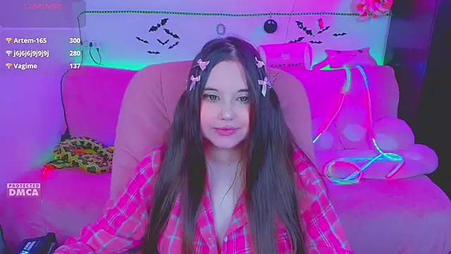 Lolisuccub Chat XXX in diretta