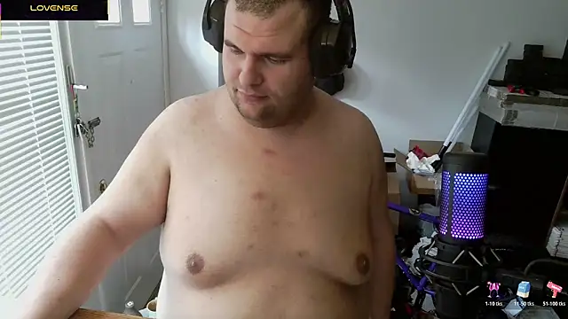 Bigneil222 网络视讯表演