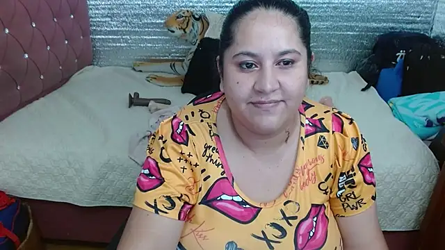 EMILY-NESSA Live XXX Chat
