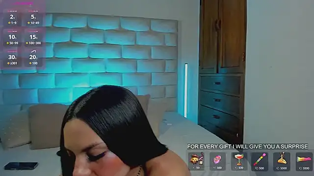 HollyGrey_ Adlı Modelin Canlı XXX Sohbeti