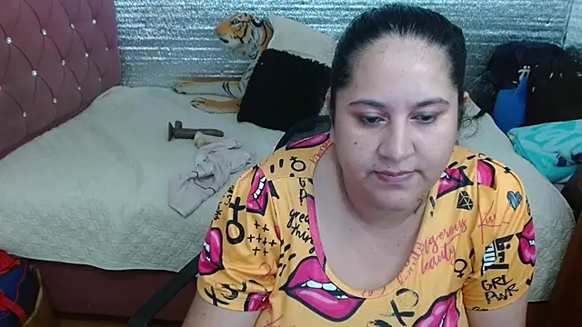 Chat +18 de EMILY-NESSA ao vivo
