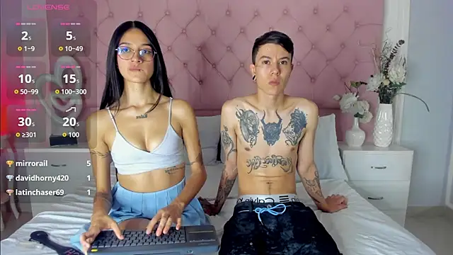 Show modela SarahDoll__ na web-kameri