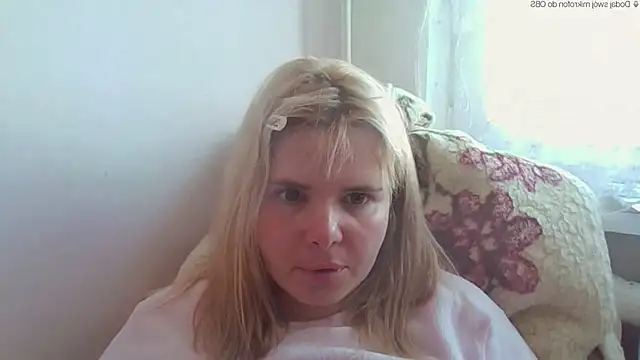 دردشة HornyElena الجنسية المباشرة