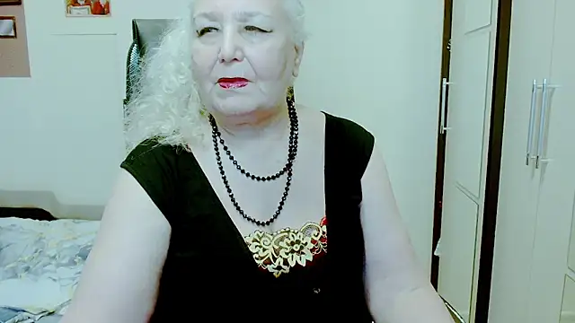 GrannyAlisaのライブXXXチャット
