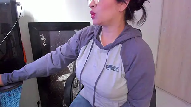 XXX chat uživo modela BellaFlaming