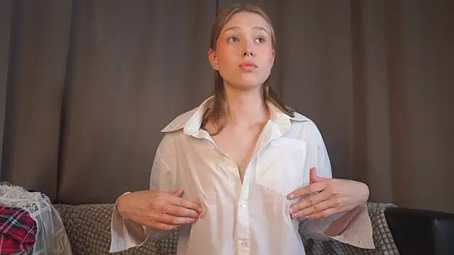 SaranBonzo Adlı Modelin Canlı XXX Sohbeti
