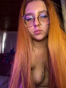 CoraVibes' Live XXX Chat