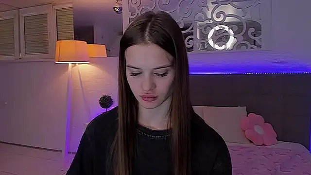LuisaClover: απευθείας συνομιλία ΧΧΧ