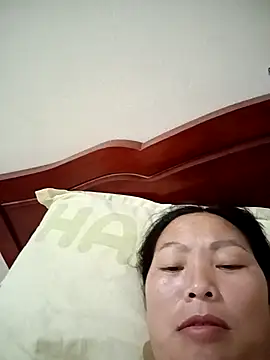 YeuAnhbigcock 网络视讯表演