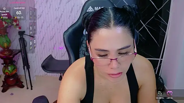 lararoberts_ Chat XXX live