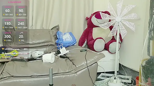 fox-yiyi Show in webcam
