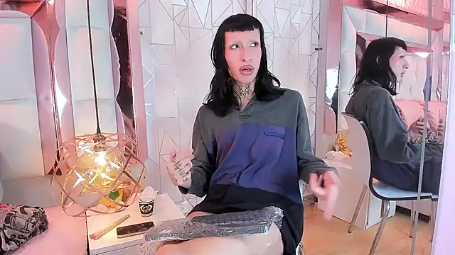Show modela MadisonWood01 na web-kameri