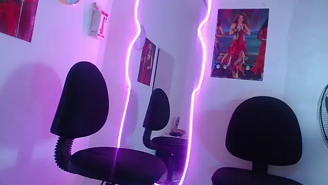 Wen-18 Webcam Show