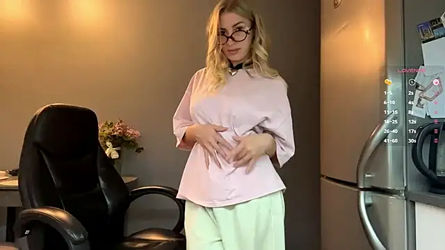 دردشة SoftnessMila الجنسية المباشرة