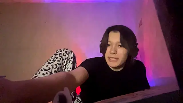 Chat +18 de RoniBraccia ao vivo
