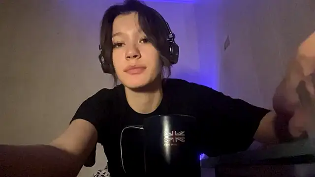 RoniBraccia élő XXX-chatje